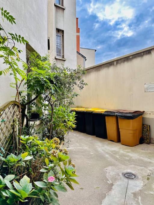 Appartement Vue Tour Eiffel Ligne 14 A Cote De Paris Gentilly Exterior foto