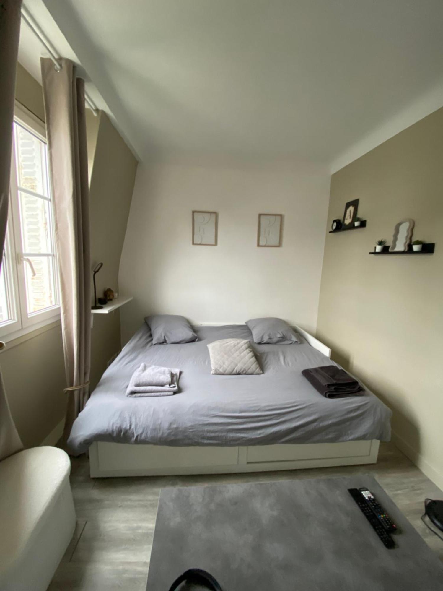 Appartement Vue Tour Eiffel Ligne 14 A Cote De Paris Gentilly Exterior foto