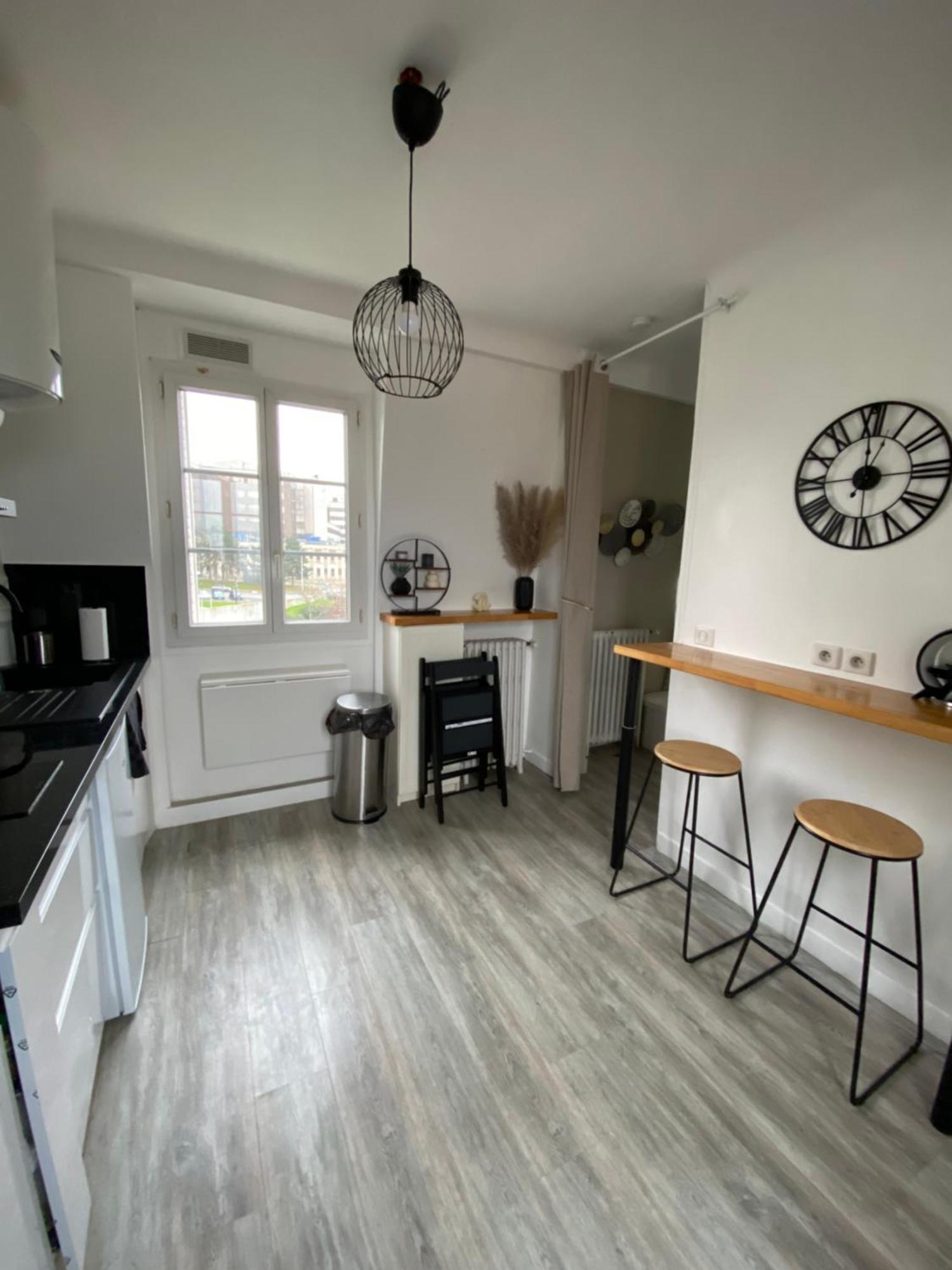 Appartement Vue Tour Eiffel Ligne 14 A Cote De Paris Gentilly Exterior foto